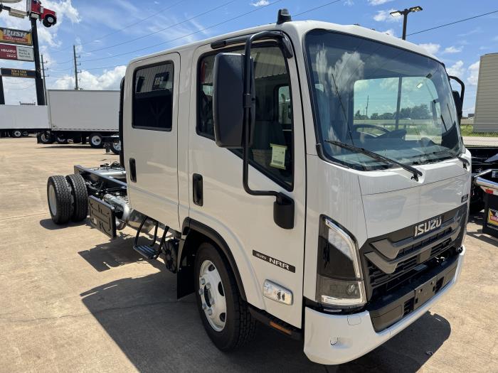 2025 Isuzu NRR-4