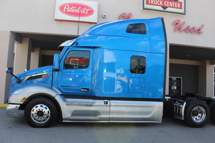 2023 Peterbilt 579 photo 4