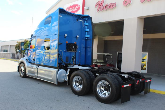 2023 Peterbilt 579-4