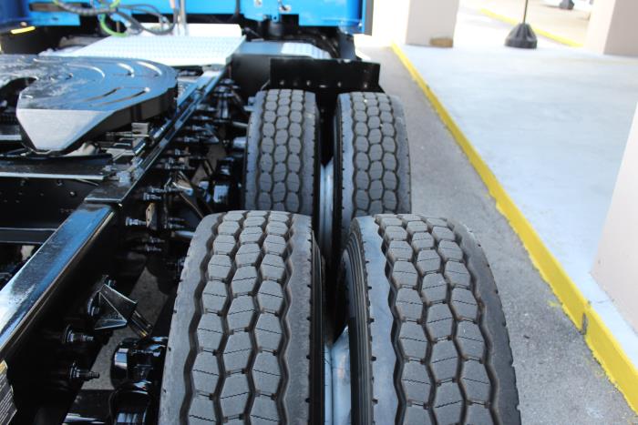 2023 Peterbilt 579-6