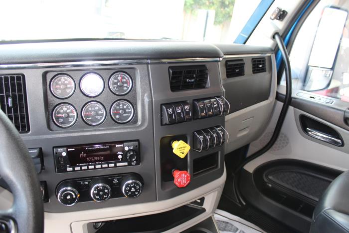 2023 Peterbilt 579-11