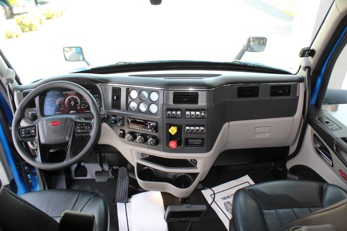 2023 Peterbilt 579-14