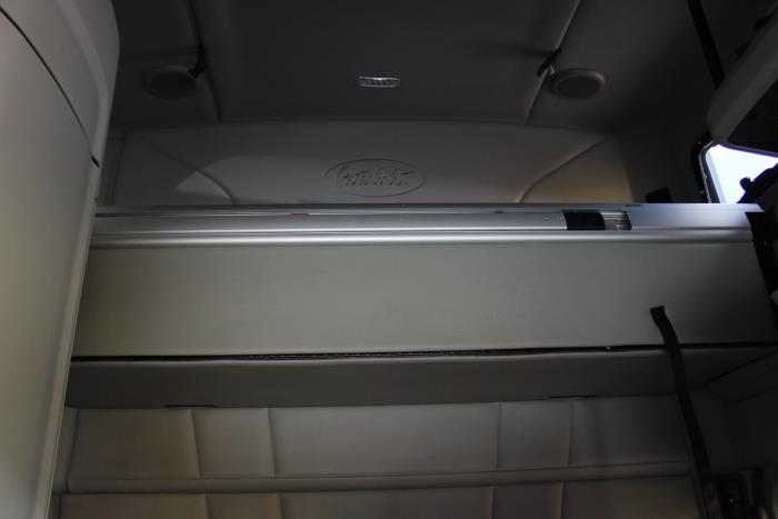 2023 Peterbilt 579-16