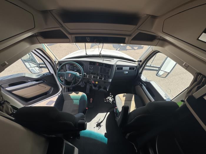 2023 Kenworth T680-17