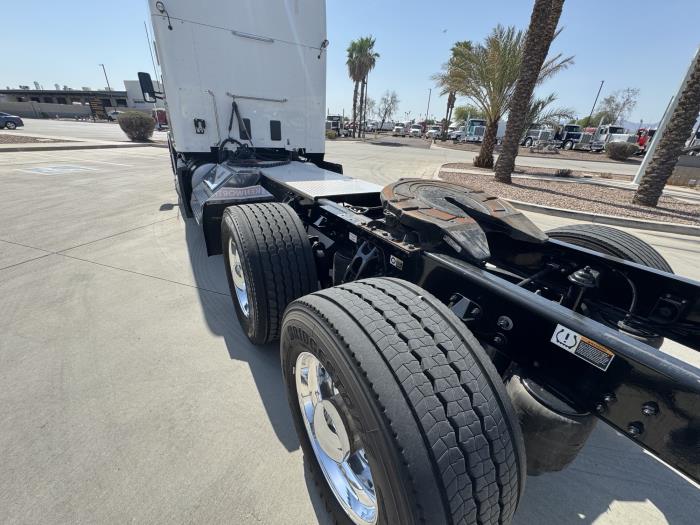 2023 Kenworth T680-4