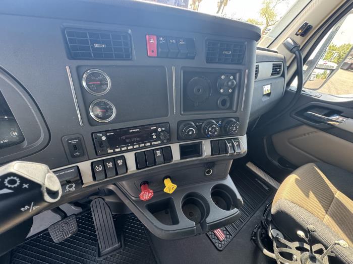 2023 Kenworth T680-16