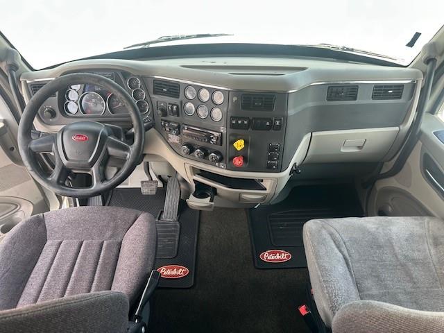 2019 Peterbilt 579-10