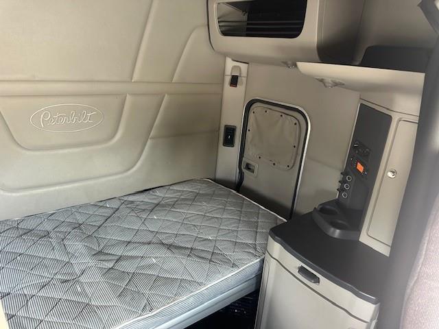 2019 Peterbilt 579-11