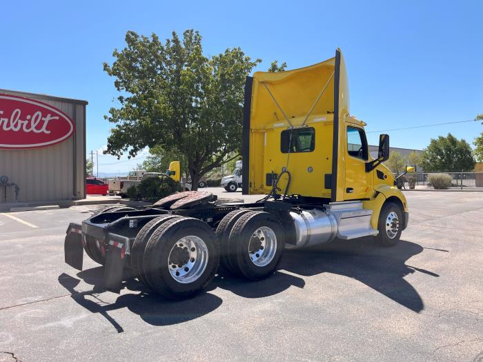2021 Peterbilt 579-4