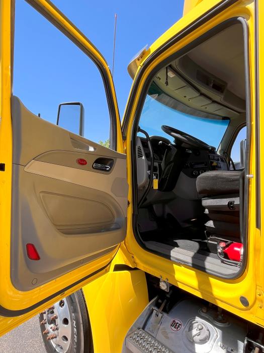 2021 Peterbilt 579-7