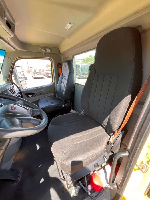 2021 Peterbilt 579-8