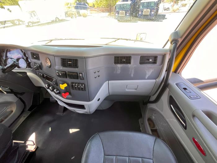 2021 Peterbilt 579-13