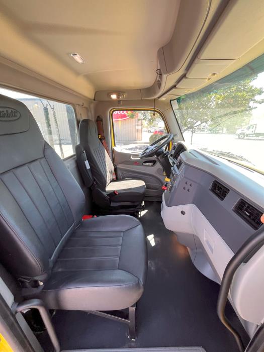 2021 Peterbilt 579-10