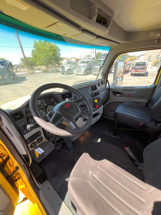 2021 Peterbilt 579-13