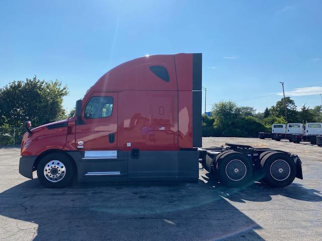 2022 Freightliner Cascadia-2