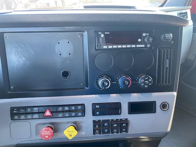 2022 Freightliner Cascadia-19