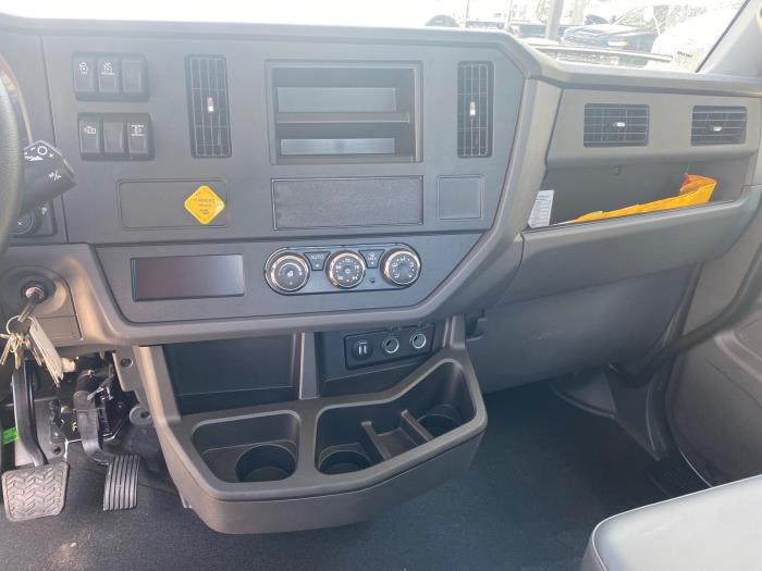 2025 Peterbilt 536-13