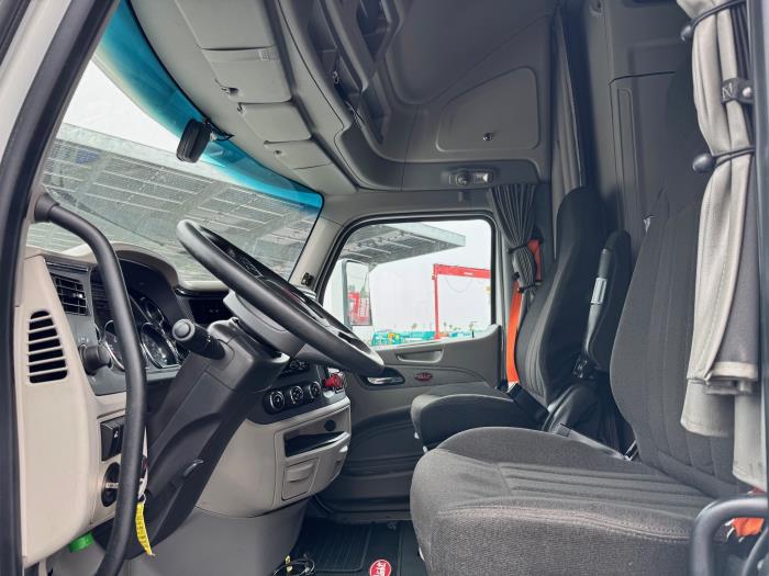 2021 Peterbilt 579-9