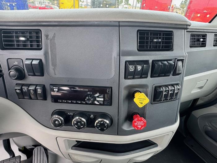 2021 Peterbilt 579-12