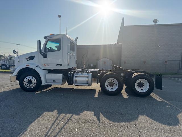 2020 Peterbilt 567-8