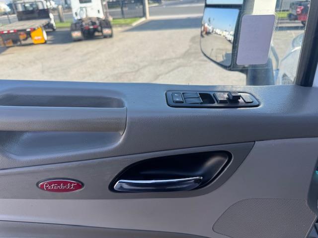 2020 Peterbilt 567-12