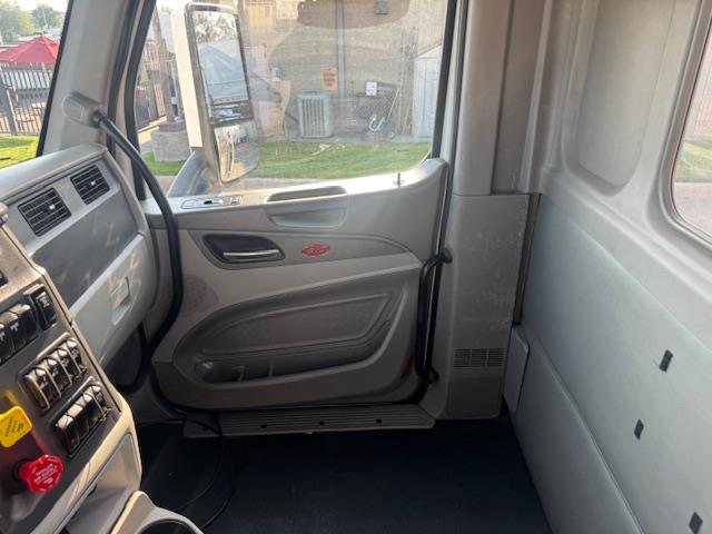 2020 Peterbilt 567-15