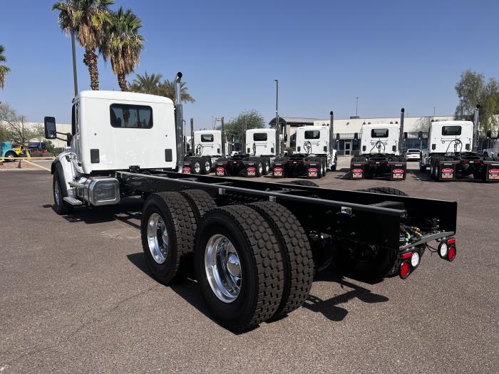 2026 Peterbilt 548-4