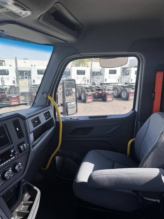 2026 Peterbilt 548-21