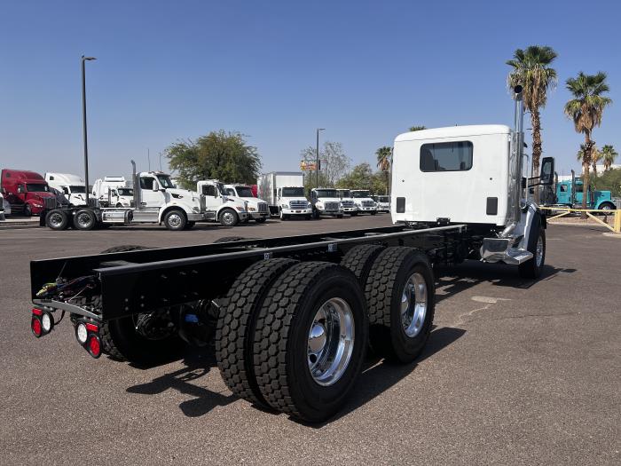 2026 Peterbilt 548-4