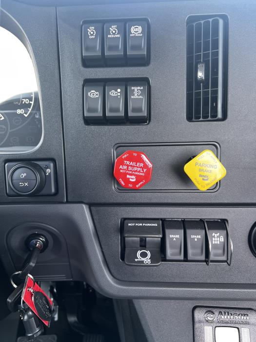 2026 Peterbilt 548-18