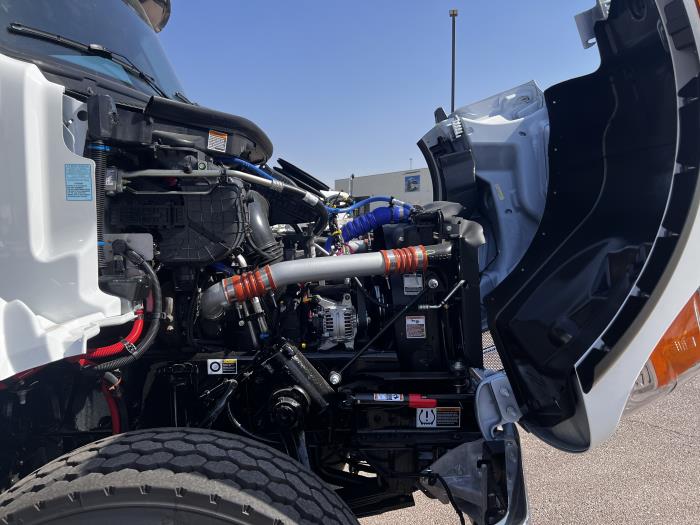 2026 Peterbilt 548-12