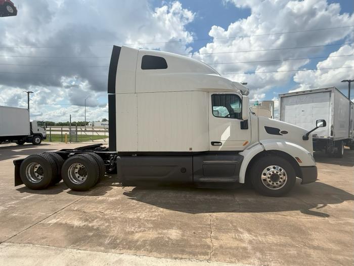 2021 Peterbilt 579-4