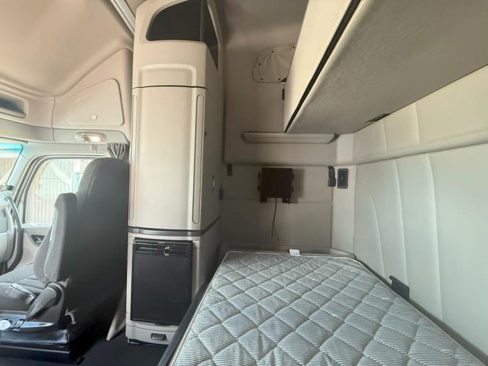 2021 Peterbilt 579-10