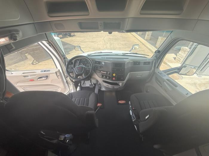 2021 Peterbilt 579-12