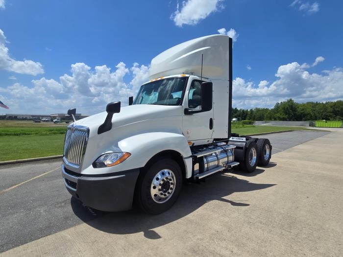 2020 International LT625 LT photo 2