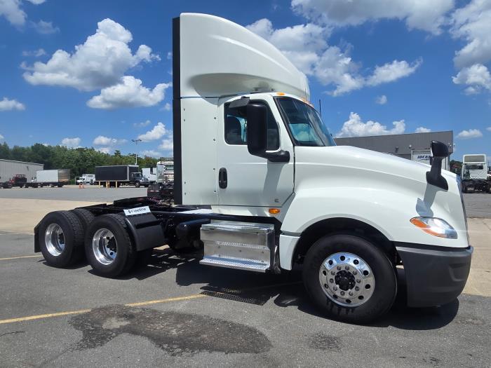 2020 International LT625 LT photo 4