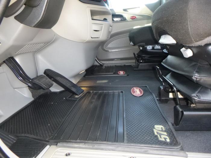 2021 Peterbilt 579-14