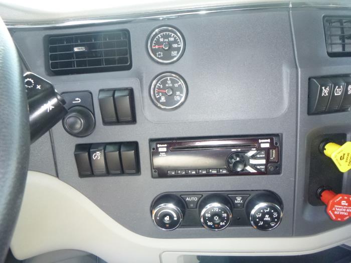 2021 Peterbilt 579-17