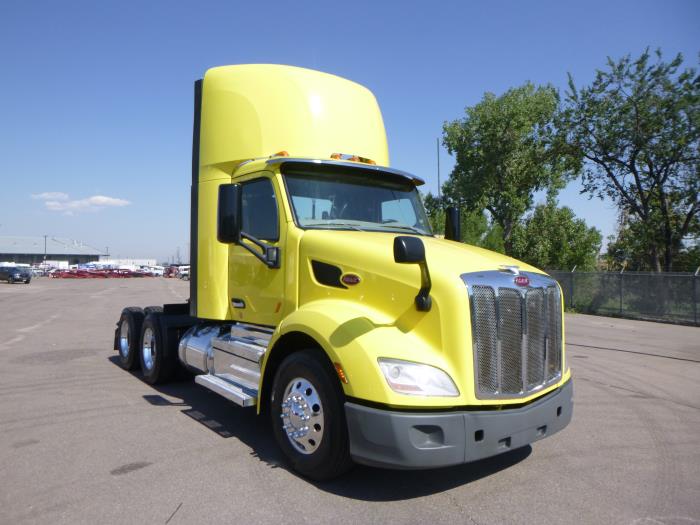 2021 Peterbilt 579 photo 3