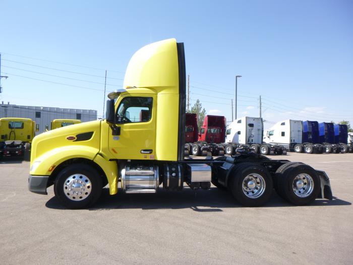 2021 Peterbilt 579-4