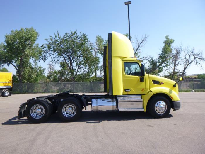 2021 Peterbilt 579-8
