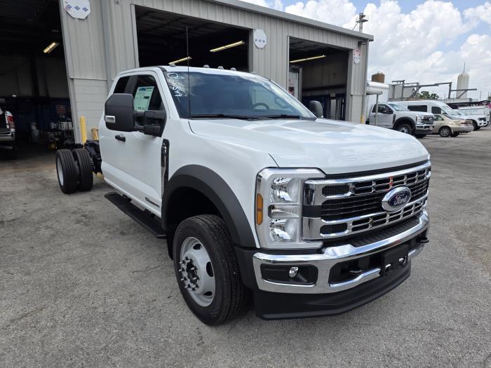 2026 Ford F-550-3