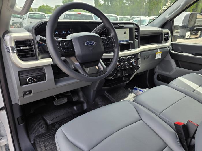 2026 Ford F-550-9