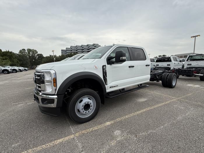 2025 Ford F-550 XL photo 3