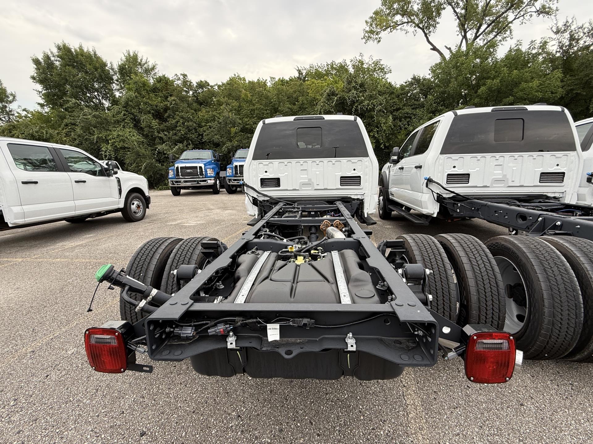 New 2025 Ford F-550 XL Crew Cab Cab Chassis for sale #1915025 - photo 5