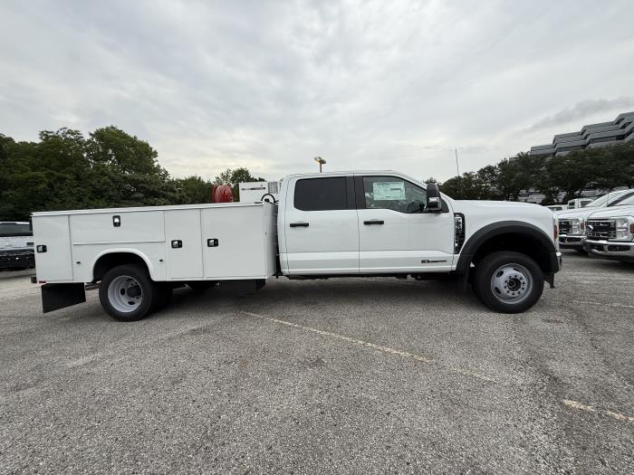 2025 Ford F-550-6