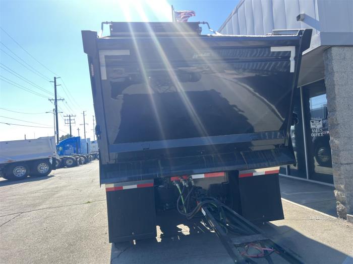 2025 Peterbilt 579-8