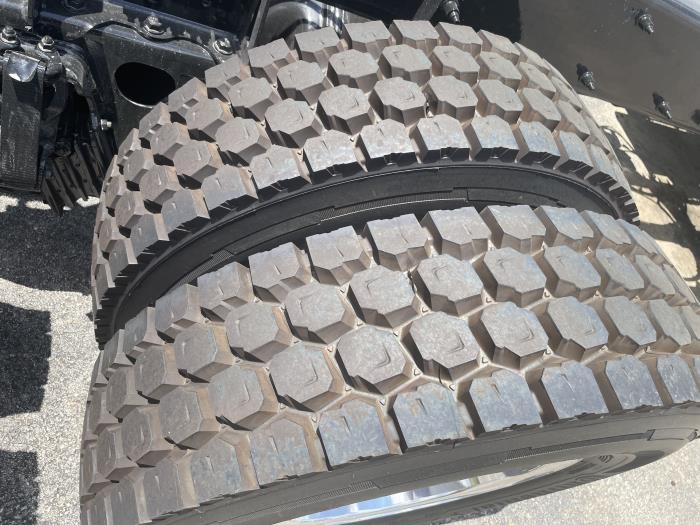 2026 Peterbilt 548-9