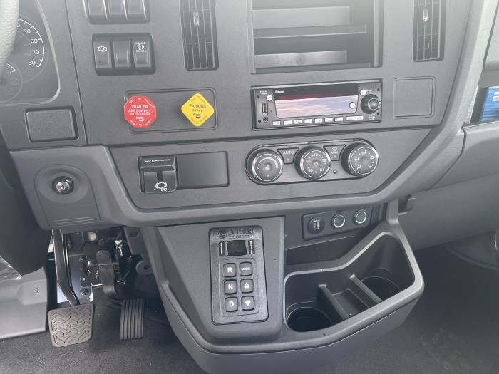 2026 Peterbilt 548-7