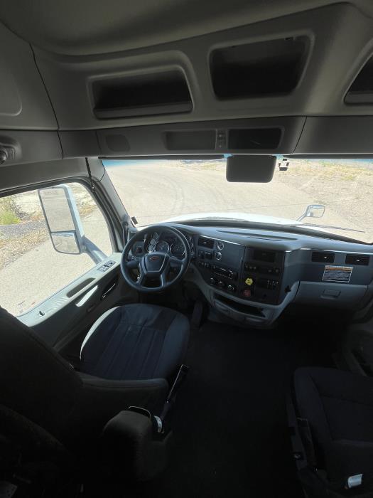 2022 Peterbilt 579-10